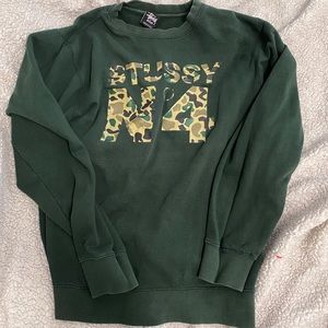 2/20 💖 Stussy Sweater
